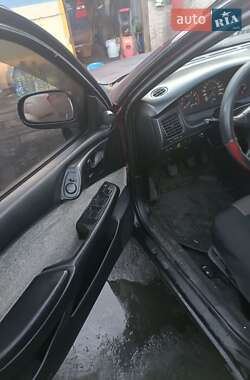 Седан Toyota Carina E 1993 в Першотравенске