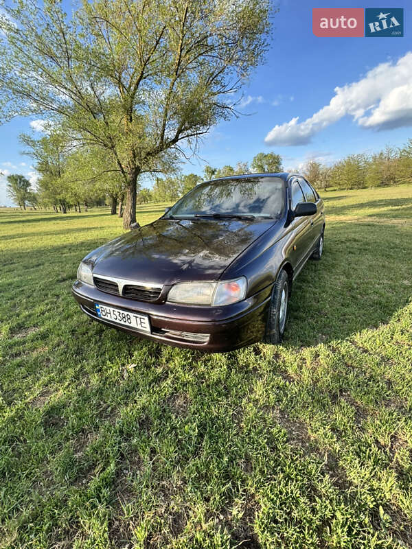 Ліфтбек Toyota Carina E 1993 в 