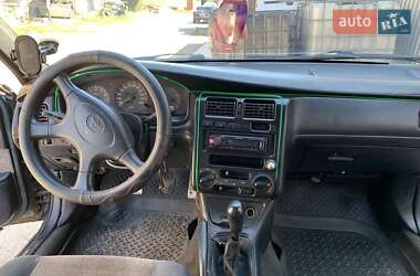 Ліфтбек Toyota Carina E 1993 в 