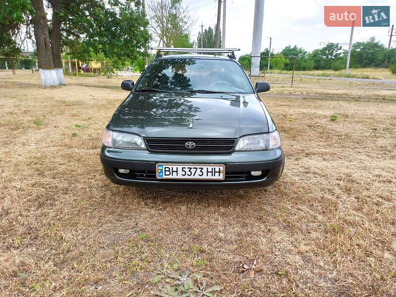 Лифтбек Toyota Carina E 1994 в Великодолинском