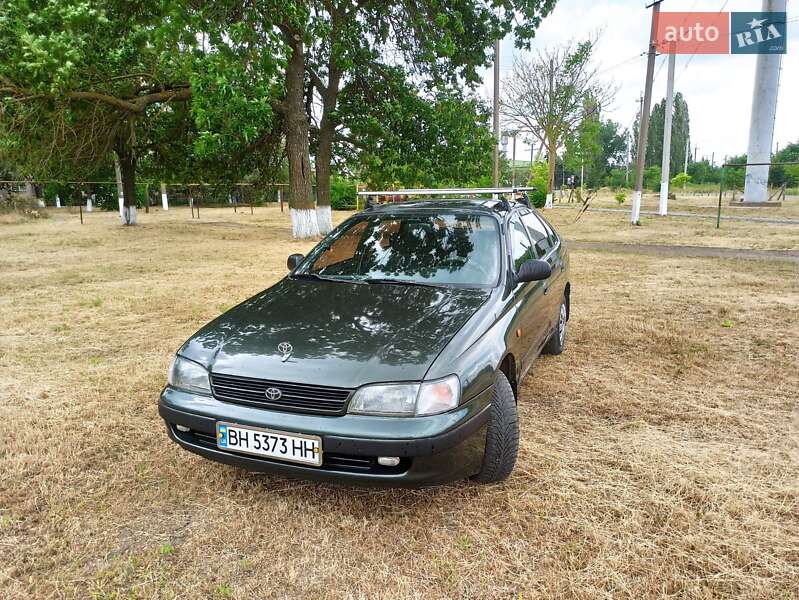 Лифтбек Toyota Carina E 1994 в Великодолинском