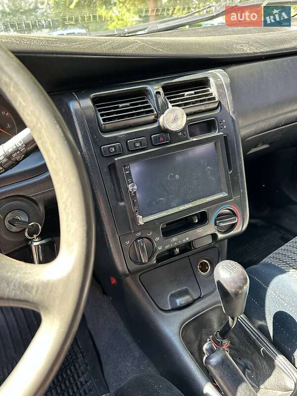 Лифтбек Toyota Carina E 1993 в Южноукраинске