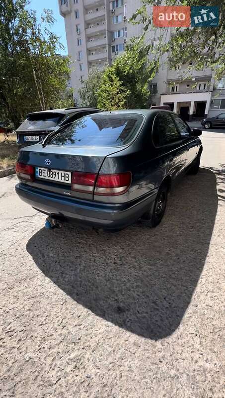 Лифтбек Toyota Carina E 1993 в Южноукраинске