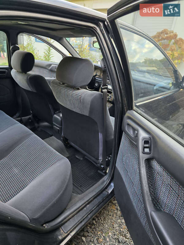 Седан Toyota Carina E 1996 в Ирпене