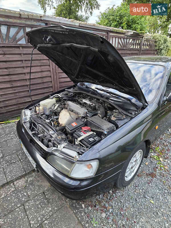 Седан Toyota Carina E 1996 в Ирпене