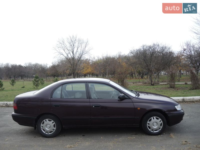 Седан Toyota Carina E 1994 в Измаиле