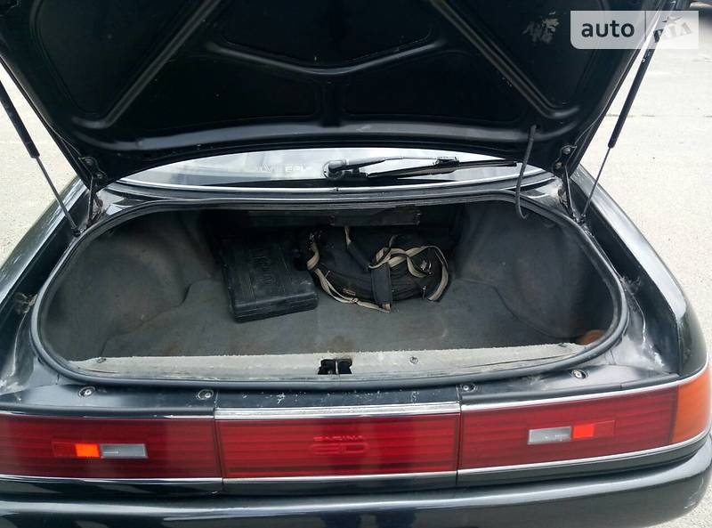Седан Toyota Carina 1990 в Одессе
