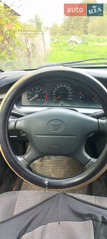 Хетчбек Toyota Carina 1994 в Ізюмі