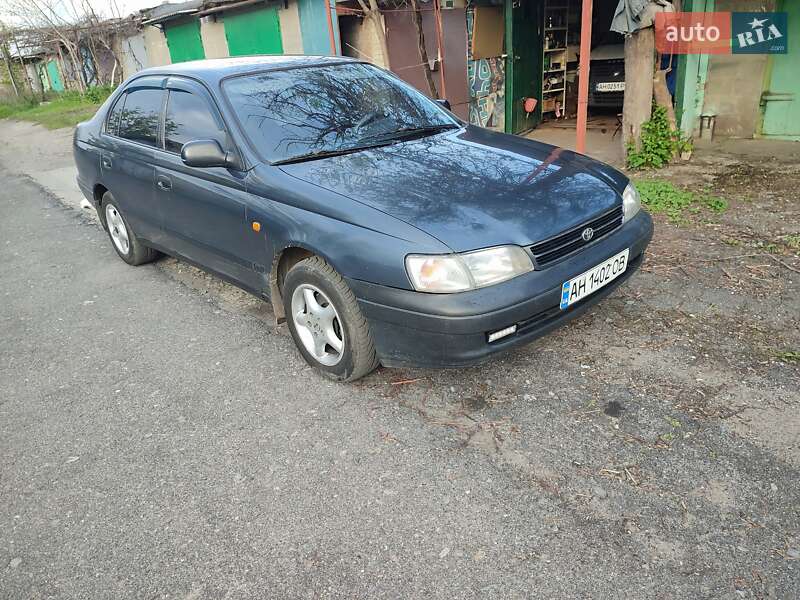 Седан Toyota Carina 1992 в Краматорске