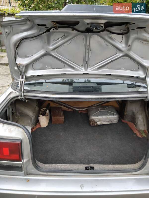 Седан Toyota Carina 1984 в Килии