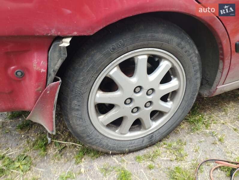 Седан Toyota Carina 1993 в Бородянке