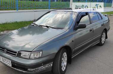 Седан Toyota Carina 1993 в Кременчуці