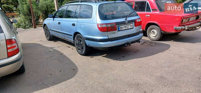 Седан Toyota Carina 1994 в Березівці