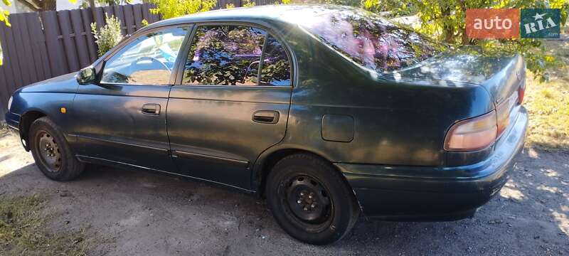 Седан Toyota Carina 1993 в Добровеличківці