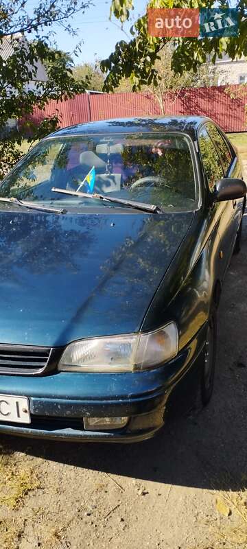 Седан Toyota Carina 1993 в Добровеличківці