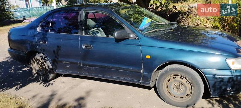Седан Toyota Carina 1993 в Добровеличківці