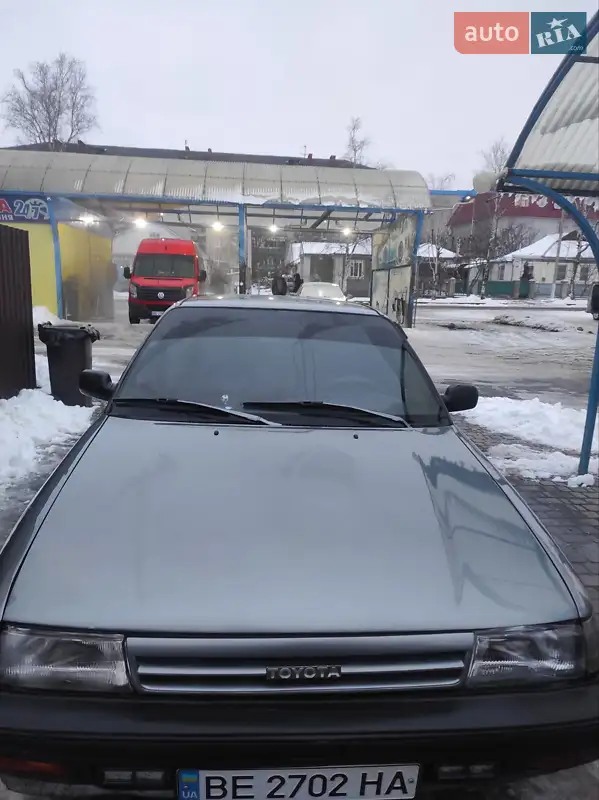 Toyota Carina 1988