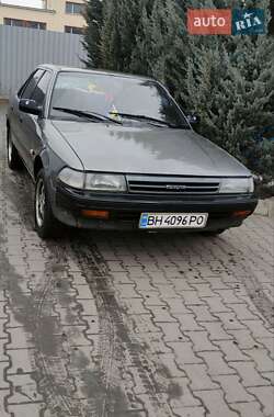 Седан Toyota Carina 1990 в Черноморске