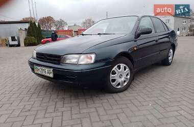 Седан Toyota Carina 1995 в Сарнах