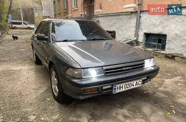 Седан Toyota Carina 1988 в Одесі