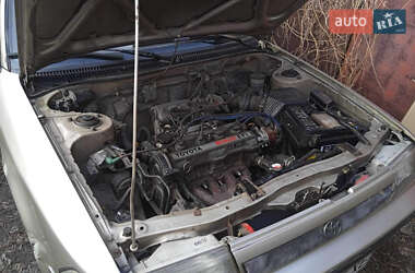 Седан Toyota Carina 1989 в 