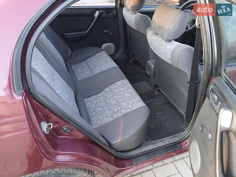 Седан Toyota Carina 1997 в Калиновке