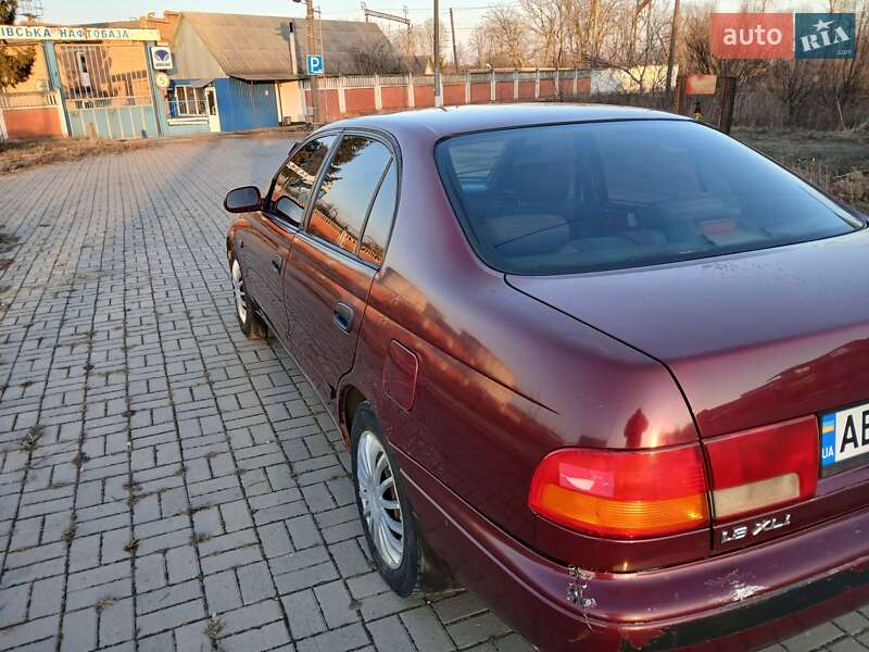 Седан Toyota Carina 1997 в Калиновке