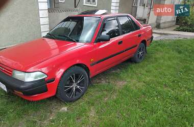 Седан Toyota Carina 1990 в Могилев-Подольске