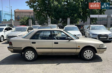 Седан Toyota Carina 1988 в 