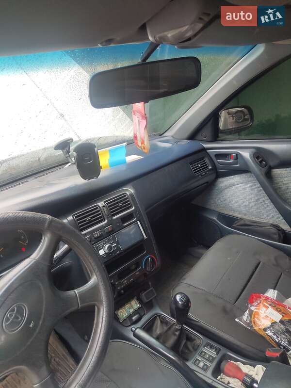 Седан Toyota Carina 1993 в Зеленодольской