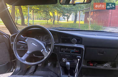 Седан Toyota Carina 1989 в 
