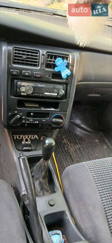 Седан Toyota Carina 1995 в Одессе