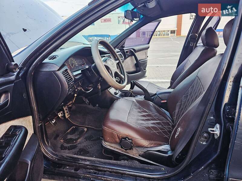 Седан Toyota Carina 1992 в Авангарде