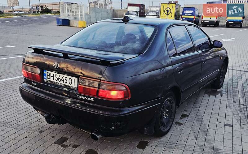 Седан Toyota Carina 1992 в Авангарде
