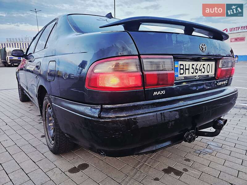Седан Toyota Carina 1992 в Авангарде