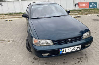 Седан Toyota Carina 1995 в Ирпене