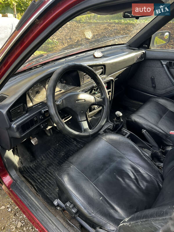 Седан Toyota Carina 1991 в Бориславе
