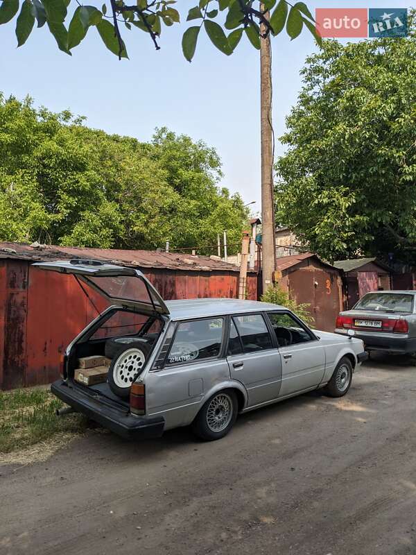 Универсал Toyota Carina 1986 в Запорожье