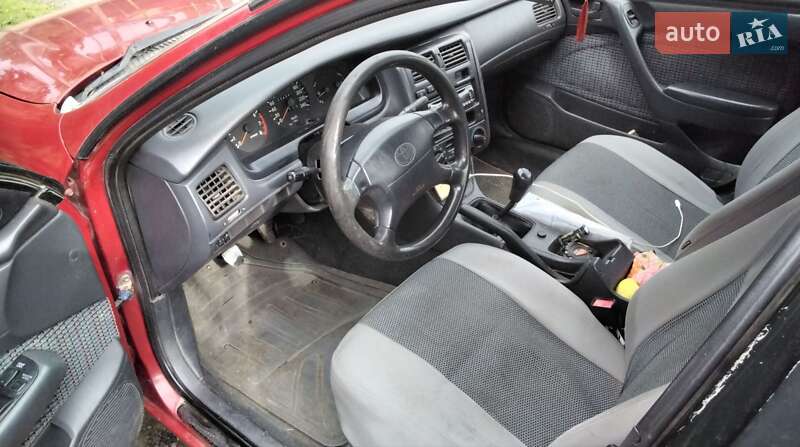 Седан Toyota Carina 1994 в Одесі