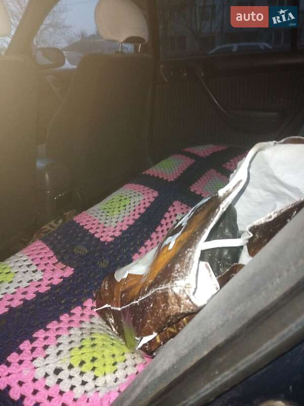 Седан Toyota Carina 1994 в Одессе