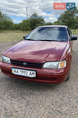 Седан Toyota Carina 1995 в Первомайске