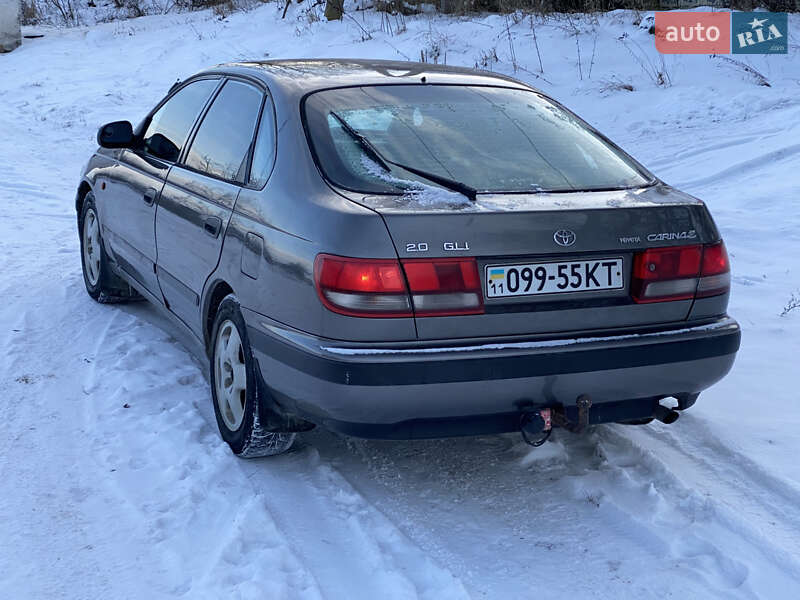 Седан Toyota Carina 1994 в Збараже