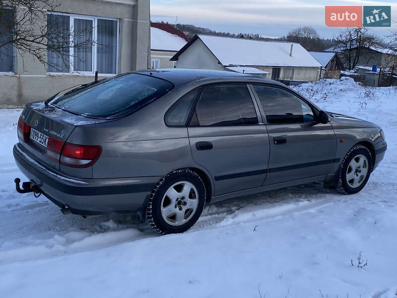 Седан Toyota Carina 1994 в Збараже