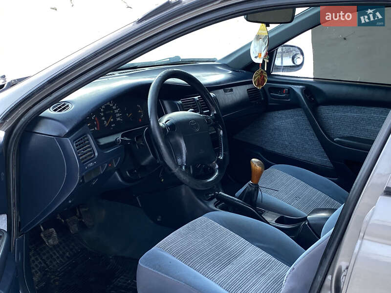 Седан Toyota Carina 1994 в Збараже