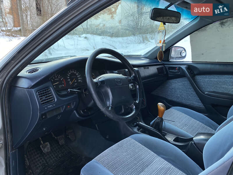 Седан Toyota Carina 1994 в Збараже
