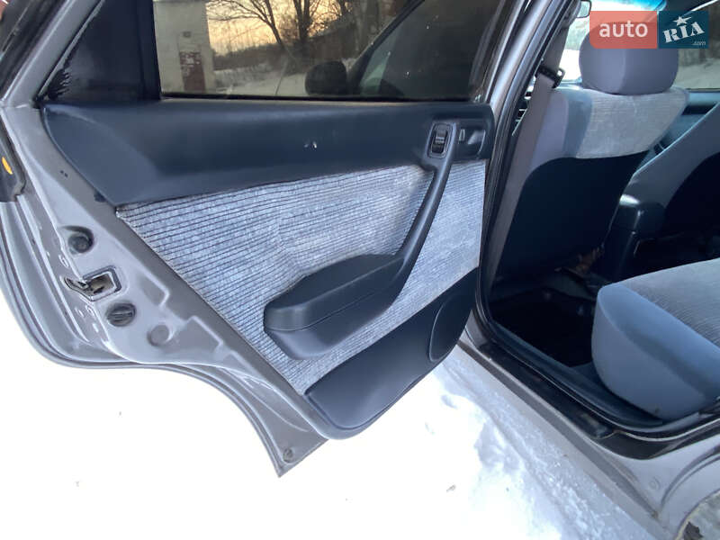 Седан Toyota Carina 1994 в Збараже