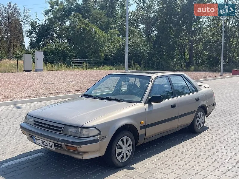 Toyota Carina 1988