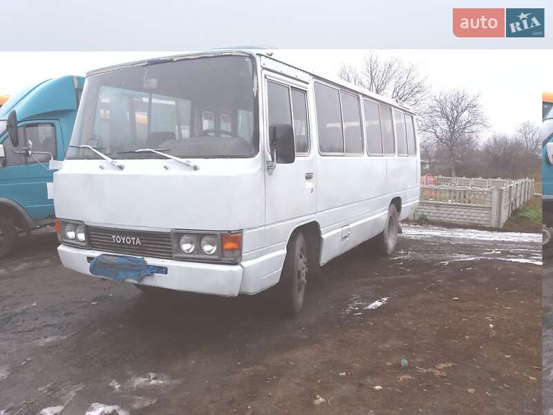 Пригородный автобус Toyota Coaster 1992 в Сквире