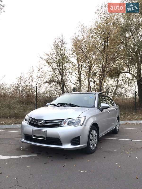Седан Toyota Corolla Axio 2013 в Тячеві