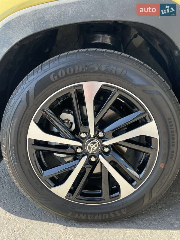 Позашляховик / Кросовер Toyota Corolla Cross 2023 в Києві